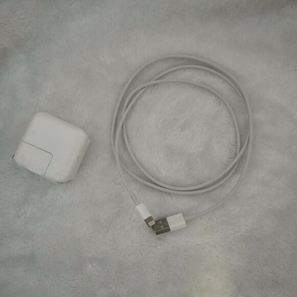 Apple 12W USB Power Adapter & Lightning to USB Cable - Picture 1 of 6